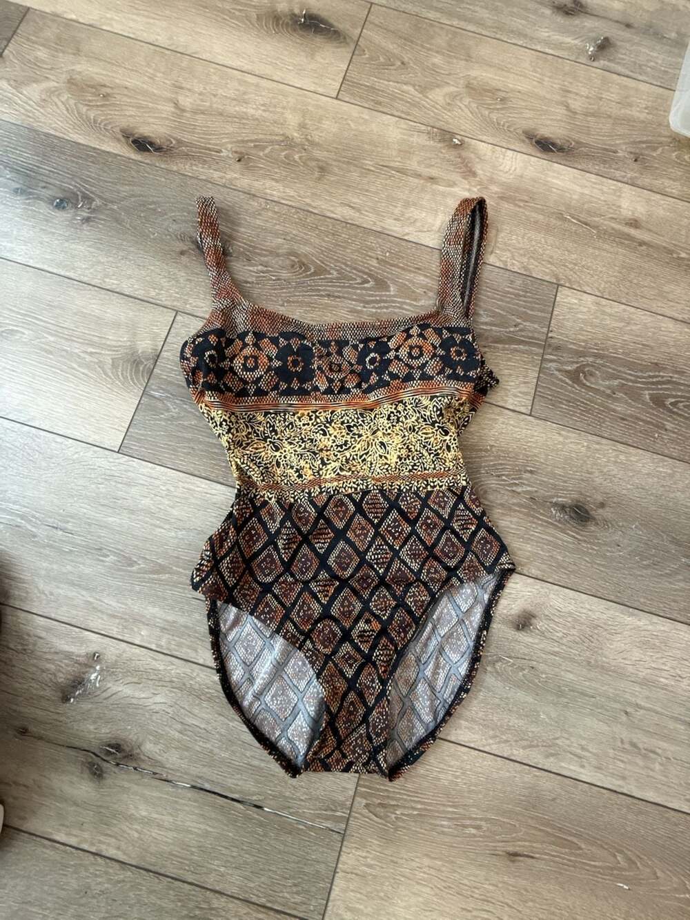 Oscar de la Renta Swimwear One Piece Swimsuit Size 8 Brown Patterned